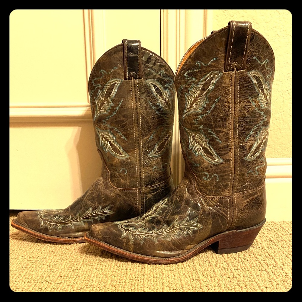 Women’s cowboy boots